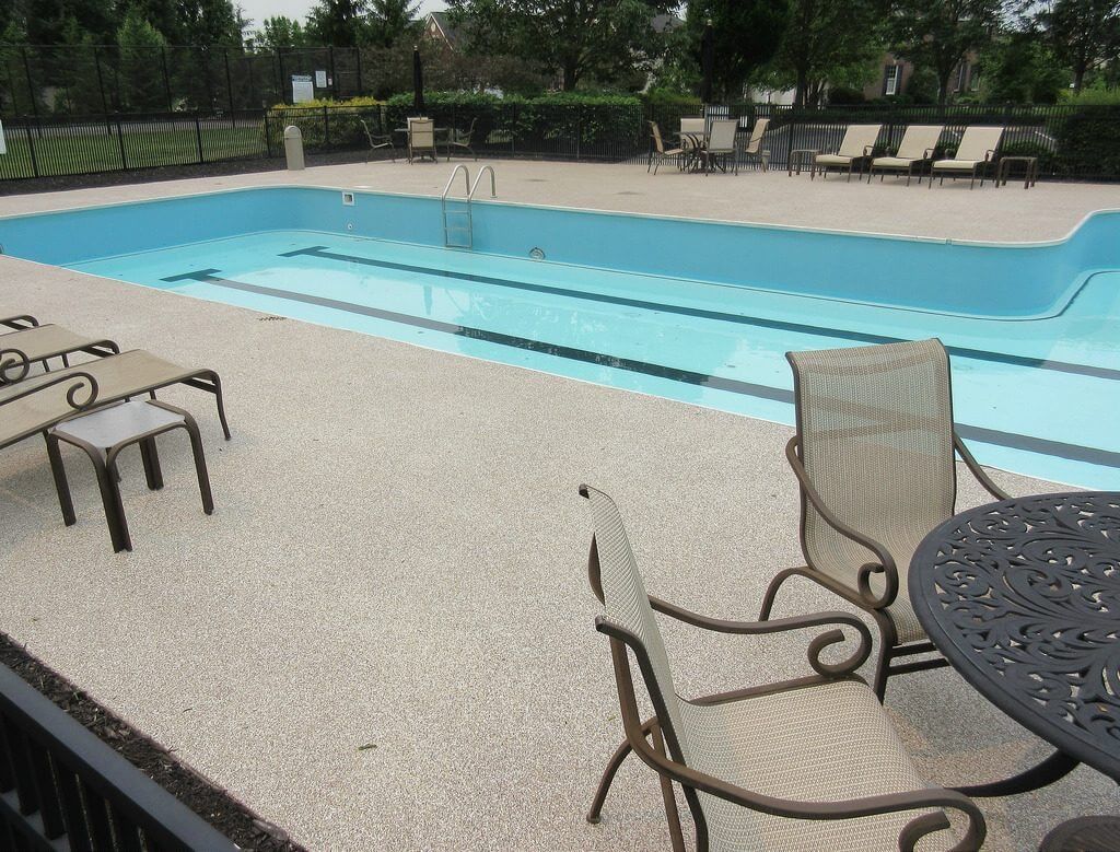 Textured slip-resistant waterproof swimming pool deck